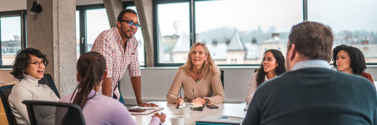 Inclusión Generacional: ¿Cómo aprovechar el talento de los profesionales mayores de 45 años? - G-Talent.Net