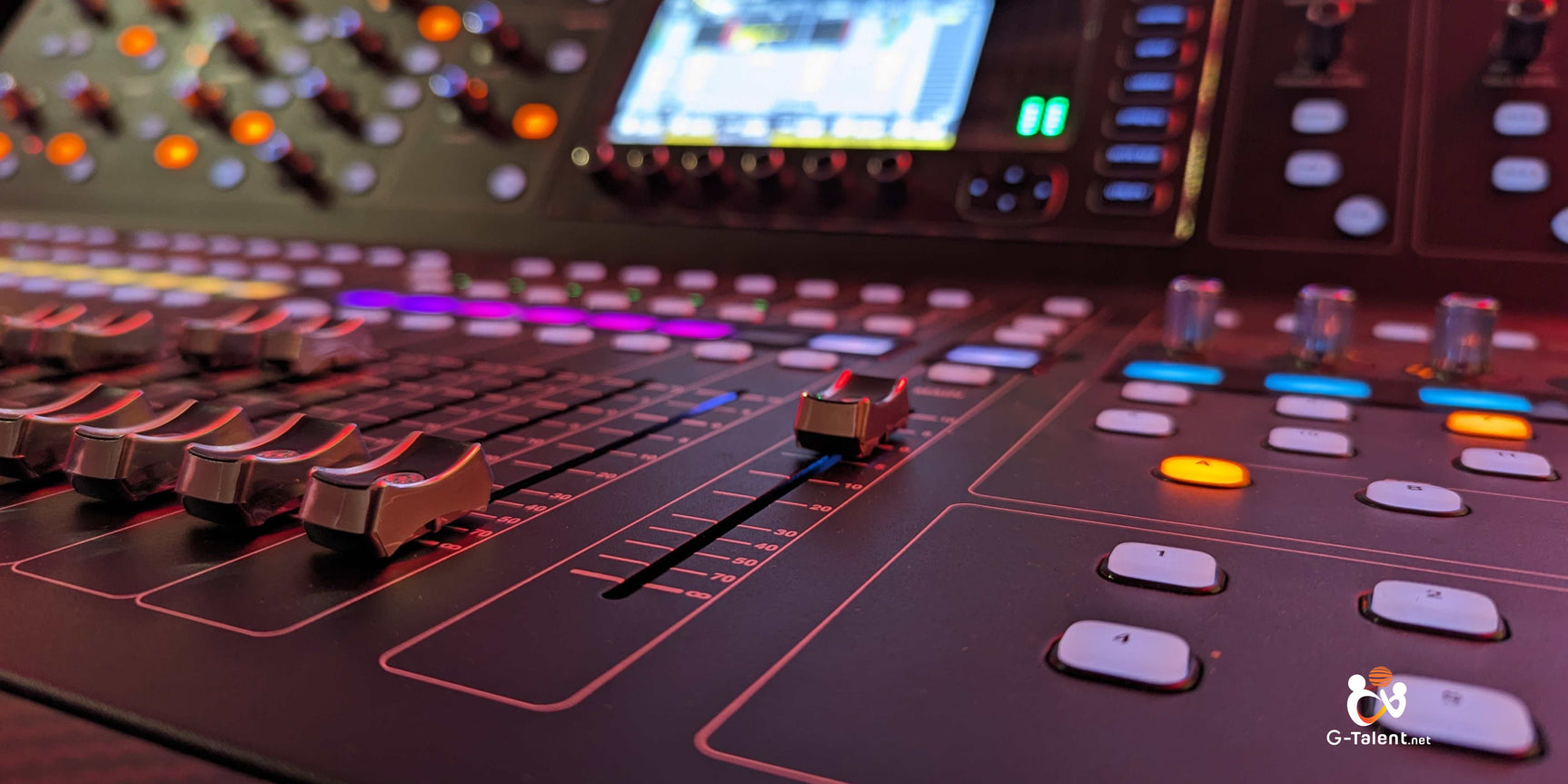 Video introductorio del curso avanzado de diseño de sonido, con técnicas para crear y manipular sonidos originales en producción musical profesional
